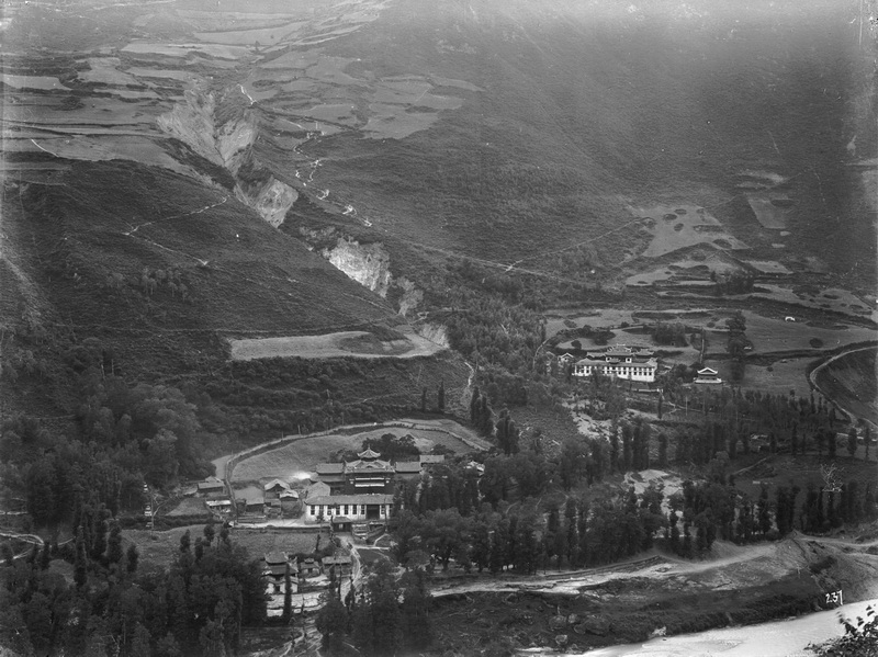 1908-07-27康定寺院_调整大小.jpg