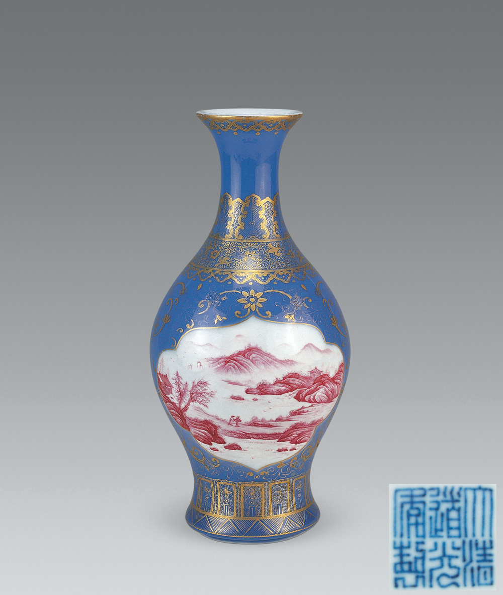 蓝釉描金开光胭脂红釉山水纹瓶.jpg