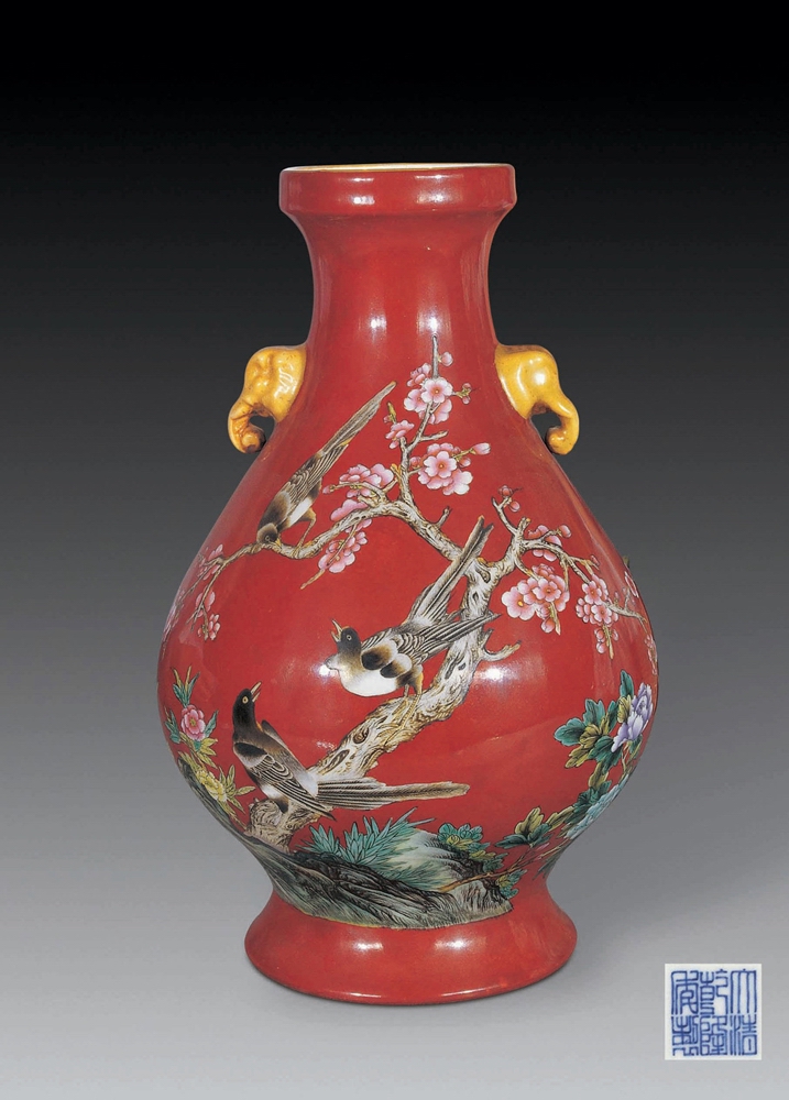 红地粉彩喜上眉梢纹象耳瓶.jpg