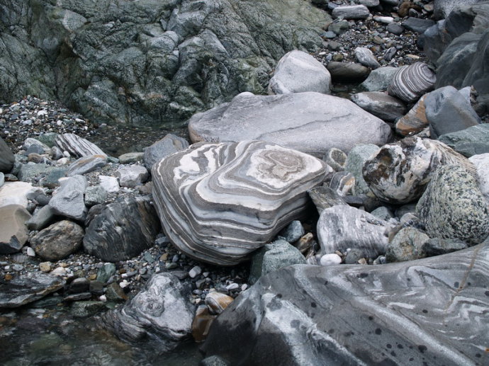 甘孜州的奇石沟 （1）o.jpg