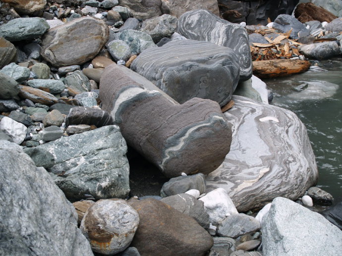 甘孜州的奇石沟 （1）n.jpg